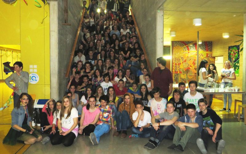slika_3_rekordno_stevilo___stopnice_se_bile_premajhne_za_vse_ucence.jpg