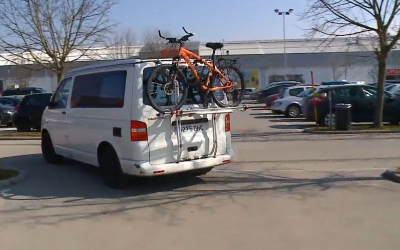 Honaj Sosa, bel kombi.jpg