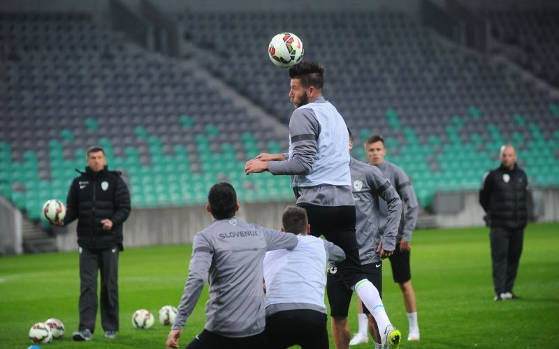 881-5-3trening slovenija nogomet gw.jpg