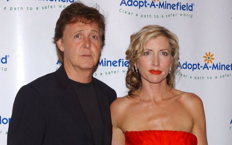 Paul McCartney in Heather Mills.jpg