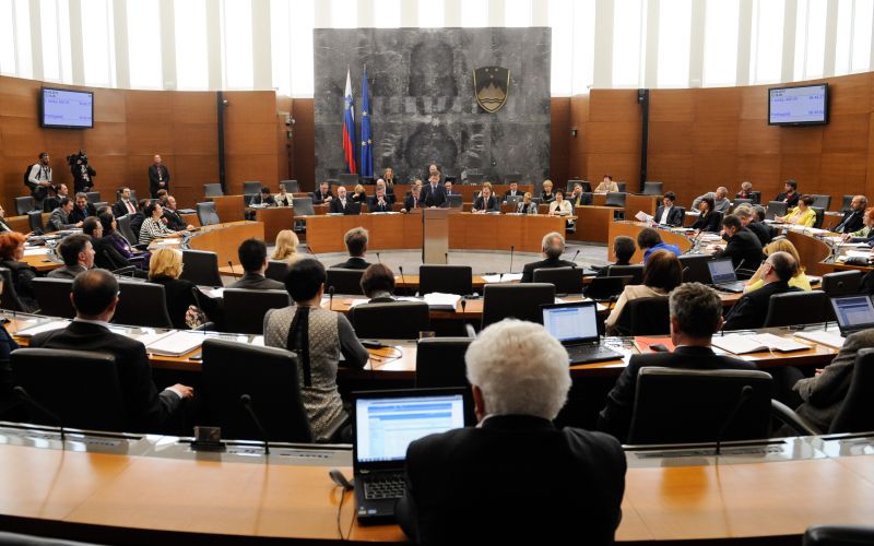 parlament.jpg