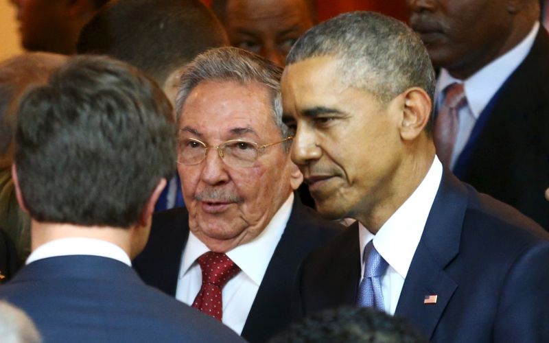 obama castro.jpg