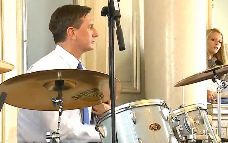 borut pahor, bobni.jpg
