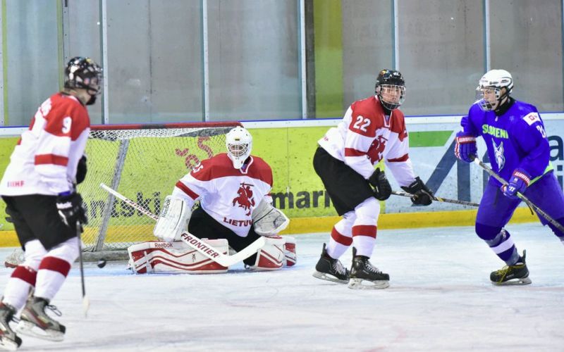 hokej reprezentanca 2 u18.jpg