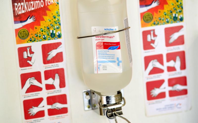 ukc ebola bolezen.jpg