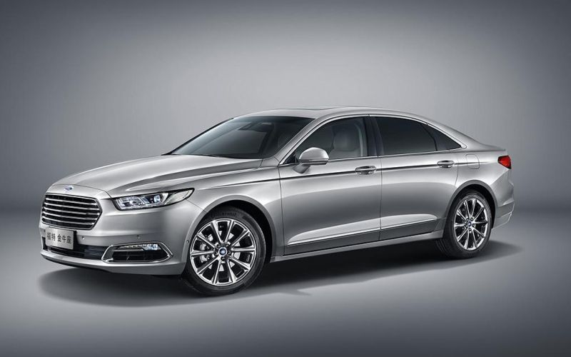 ford taurus.jpg