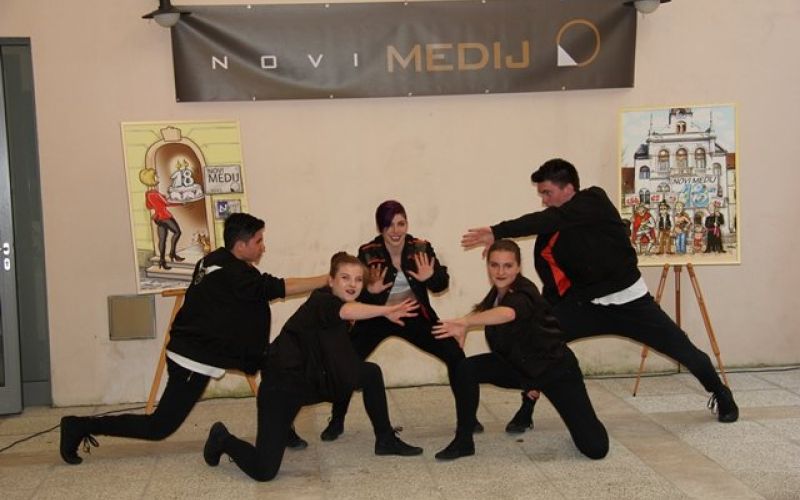novi_medij_18_let_1.jpg