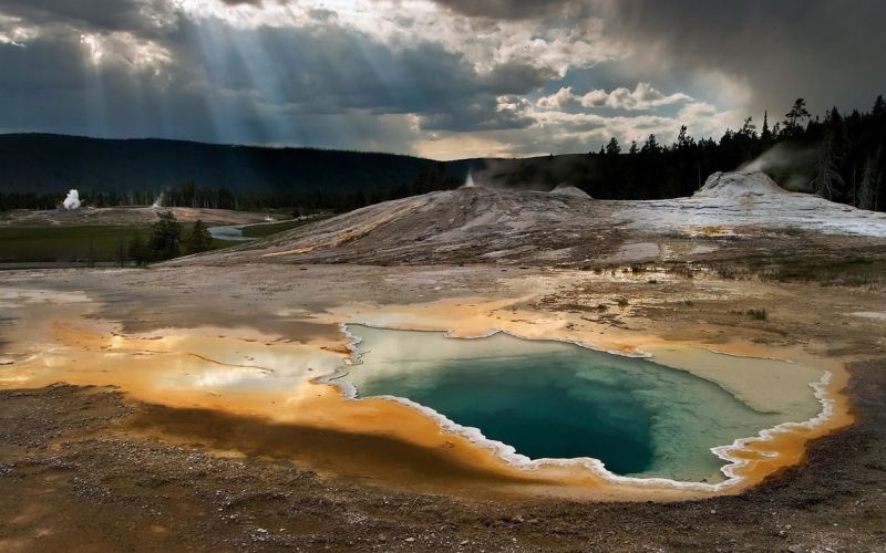 Yellowstone.jpg