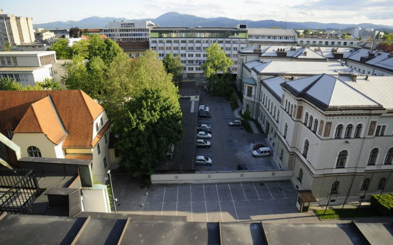 vlada, poslopje, gregorčičeva.jpg