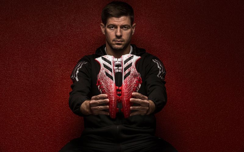Steven-Gerrards-Special-Edition-Predator-Instinct-Boot (3).jpg