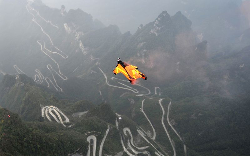 wingsuit re.jpg