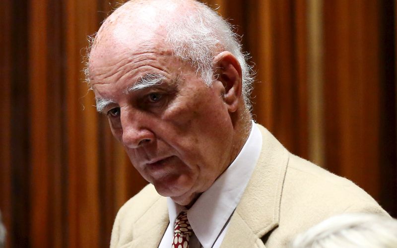 Bob Hewitt re.jpg