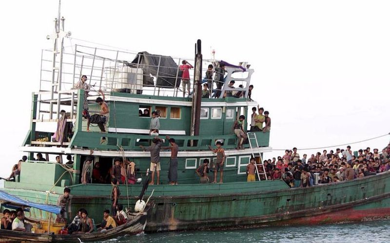 migranti, ladja.jpg