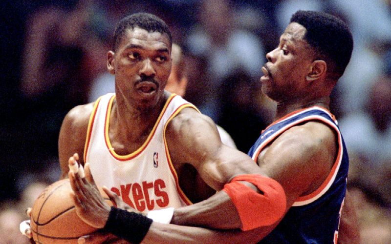 938-26-olajuwon re.jpg