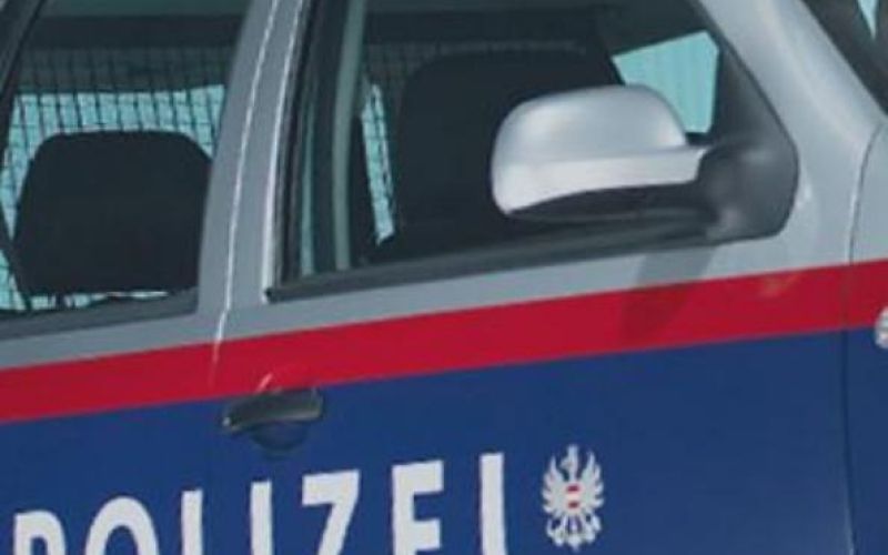 162727_179914_avstrijska_policija.JPG