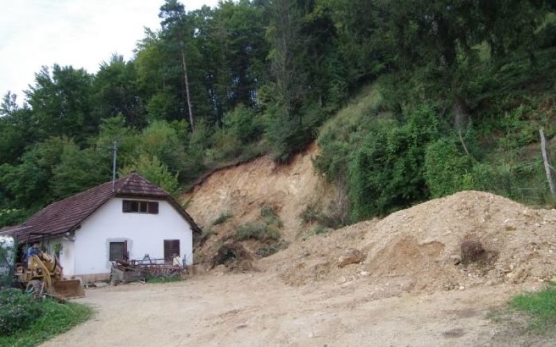 plaz02.jpg