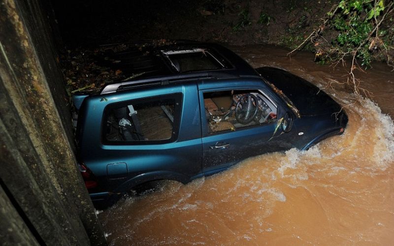 poplave vozilo.jpg