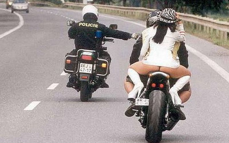 Kar gola na motorju.jpg