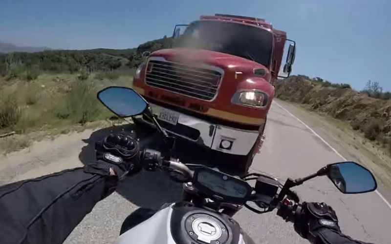 trčenje motorist tovornjak.jpg