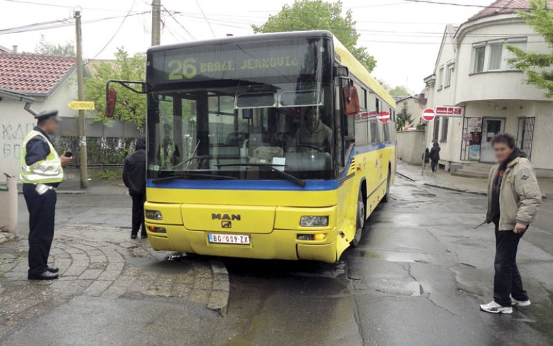 Avtobus v Srbiji