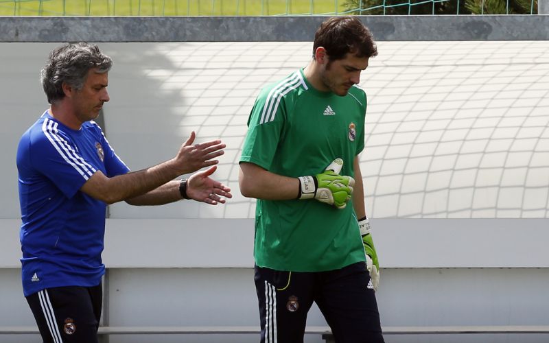 casillas mourinho.jpg