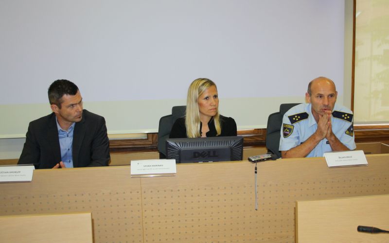 Javna agencija za varnost prometa se je v Novem mestu sestala na delovnem sestanku z vsemi službami