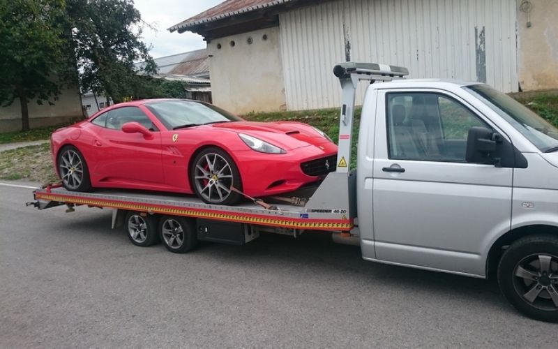 Ferrari.jpg