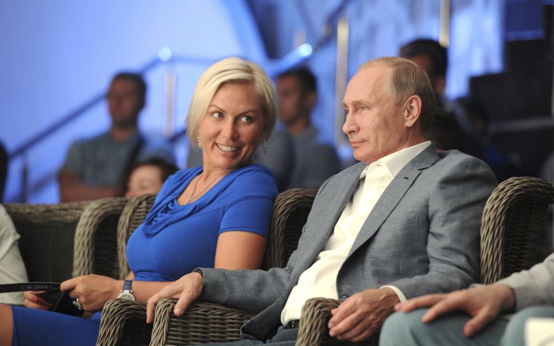 ragosina putin.jpg