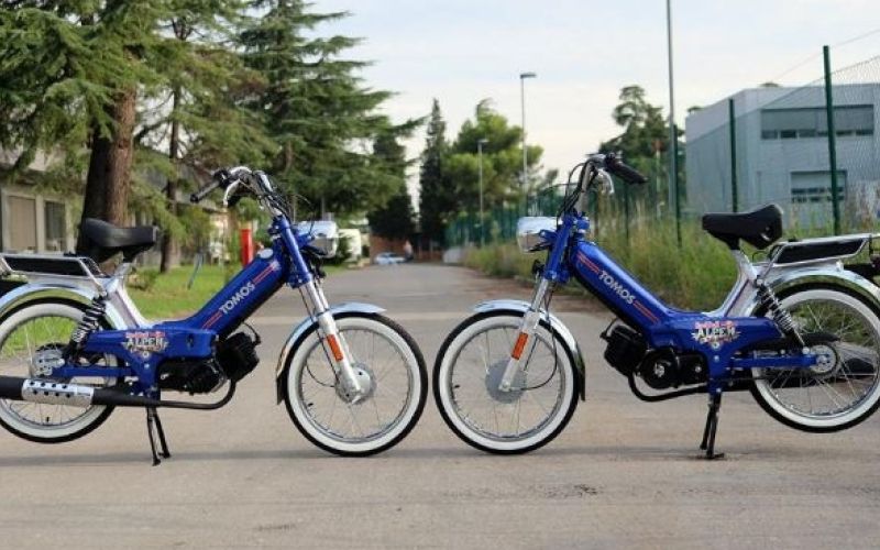 Tomos
