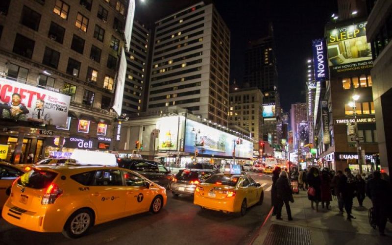 Sanjska Nina Pušlar na sanjskem dm šopingu v New Yorku