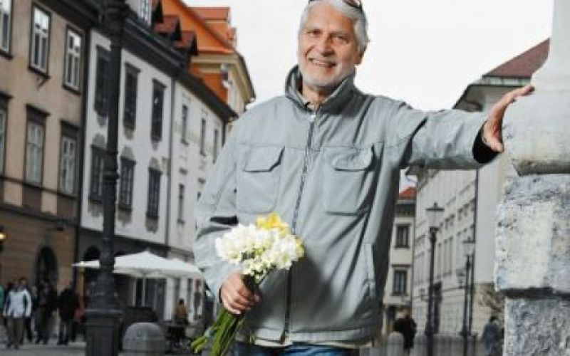 Boris Cavazza gre na polno