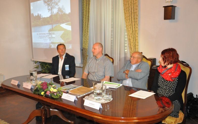 novinarska_konferenca005.jpg