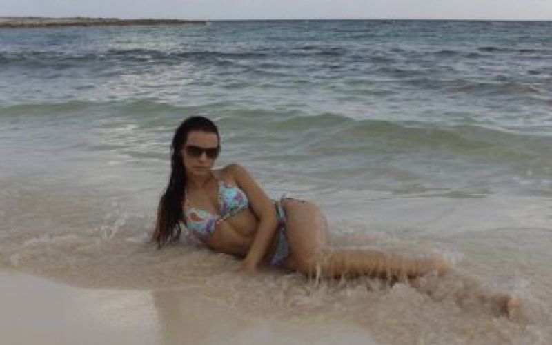 Mirela že na Bahamih