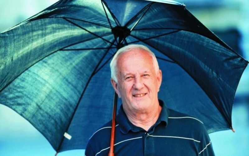Babje poletje je prijezdilo na lesenem konju