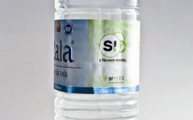 Zala v bioloških plastenkah