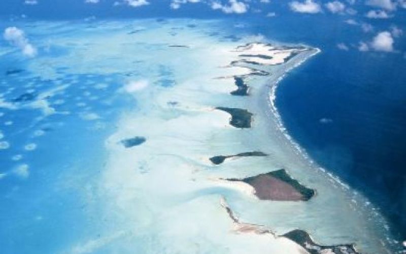 Kiribati tonejo v morje
