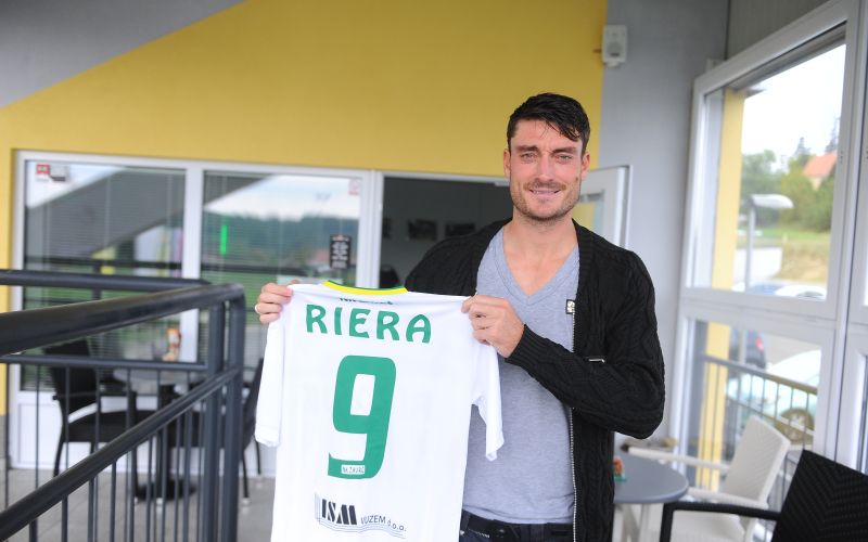 025-4-riera-dres ap.JPG