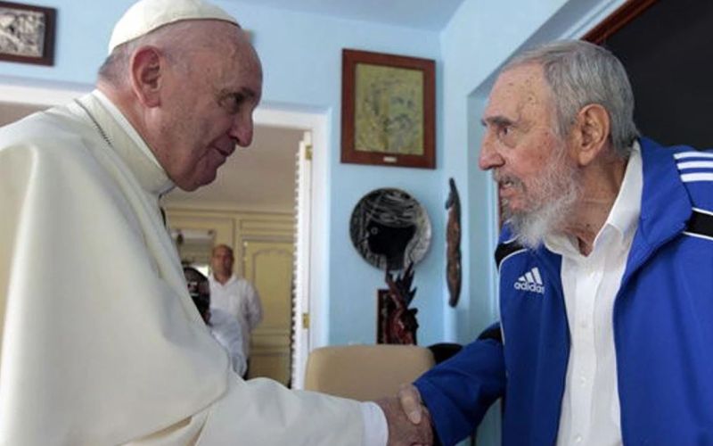 fidel francisek castro papez.JPG