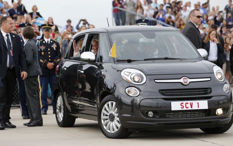 papež, fiat.jpg
