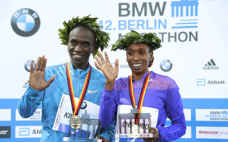 Eliud Kipchoge in Gladys Cherono.jpg