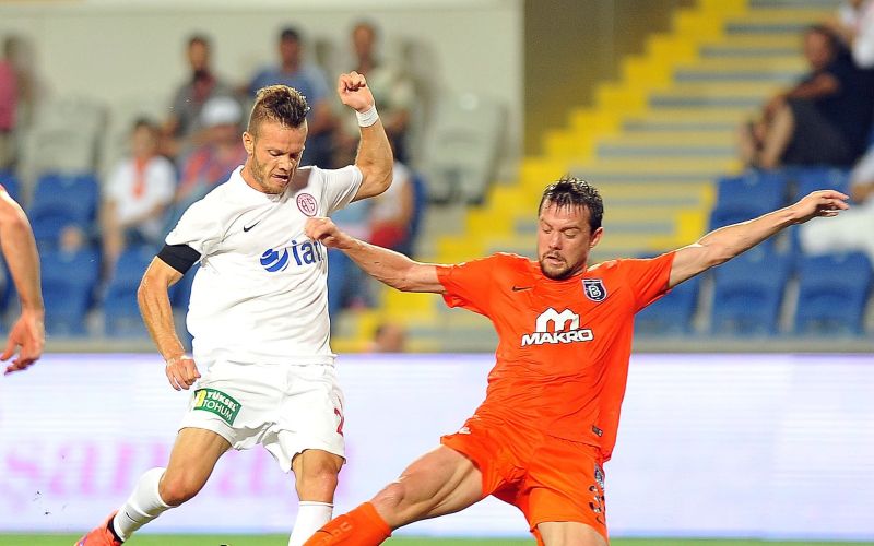 dejan lazarevic.jpg