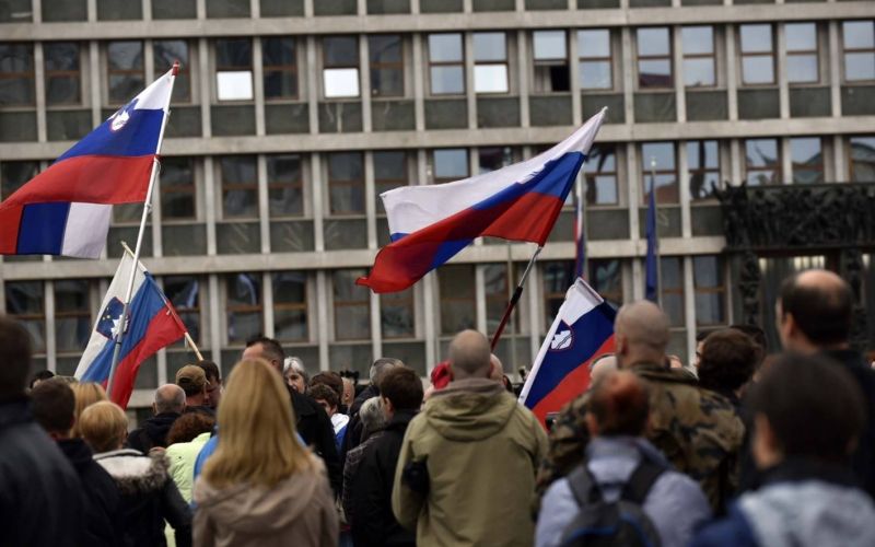 Protestni shod Slovenija zavaruj meje
