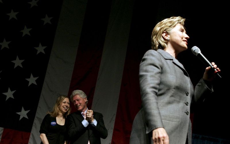 Chelsea, Bill, Hillary Clinton.jpg