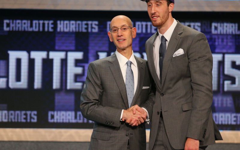 Frank Kaminsky re.jpg