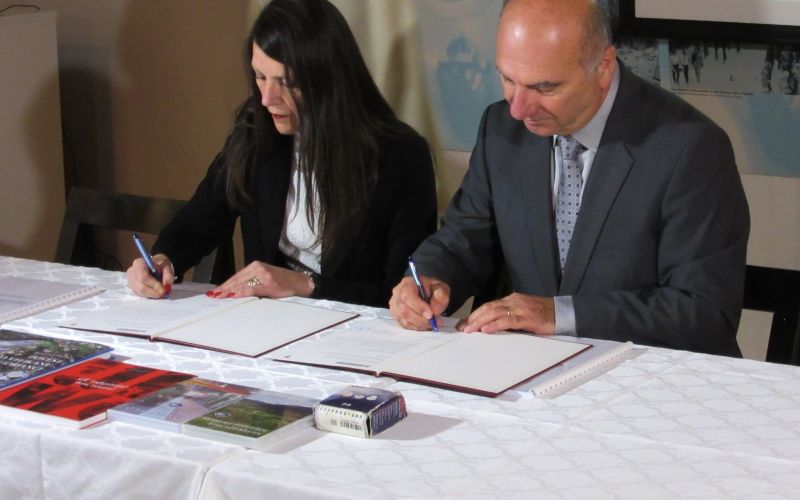 _direktorica_dm_jasna_dokl_osolnik_in_predsednik_kluba_prijateljev_imv_franc__tupar.jpg