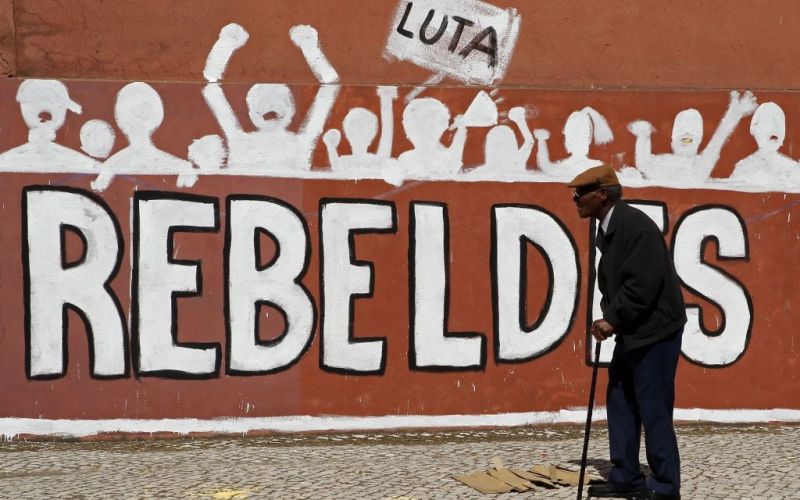 portugalska anti-imf trojka grafit.jpg