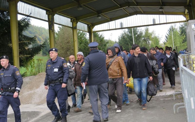 sentilj begunci policija.jpg