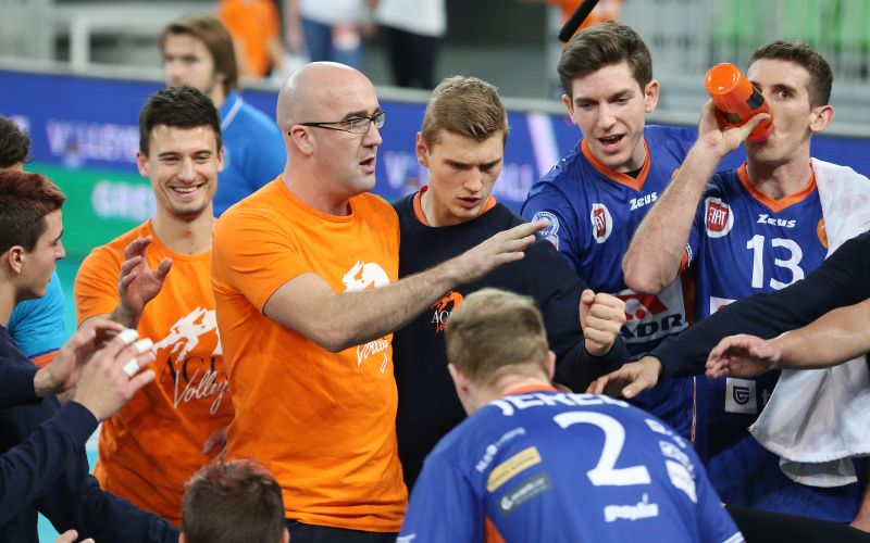 ach volley af.JPG
