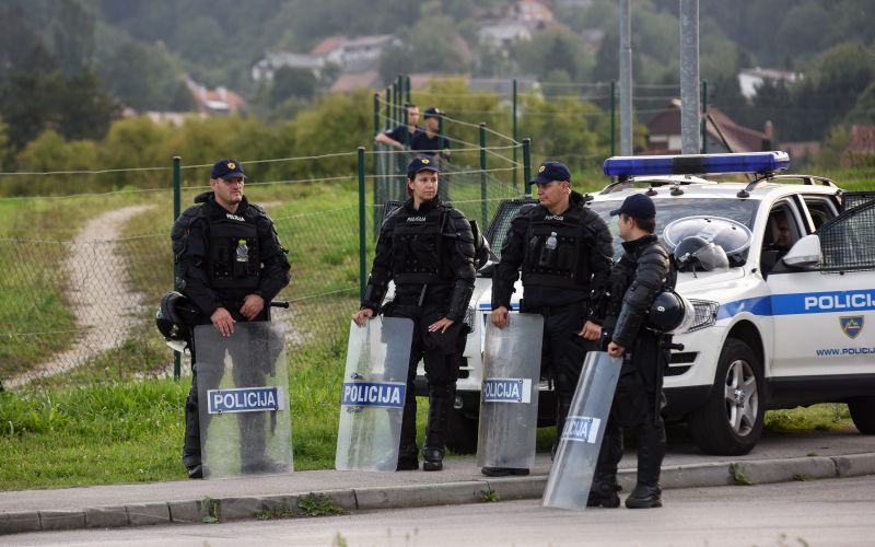 Slovenski policisti