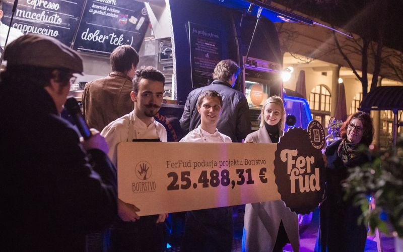_chefa_janez_in_mitja__lejla_helbl__anita_ogulin__predsednica_zpm_ljubljana_moste___polje.jpg